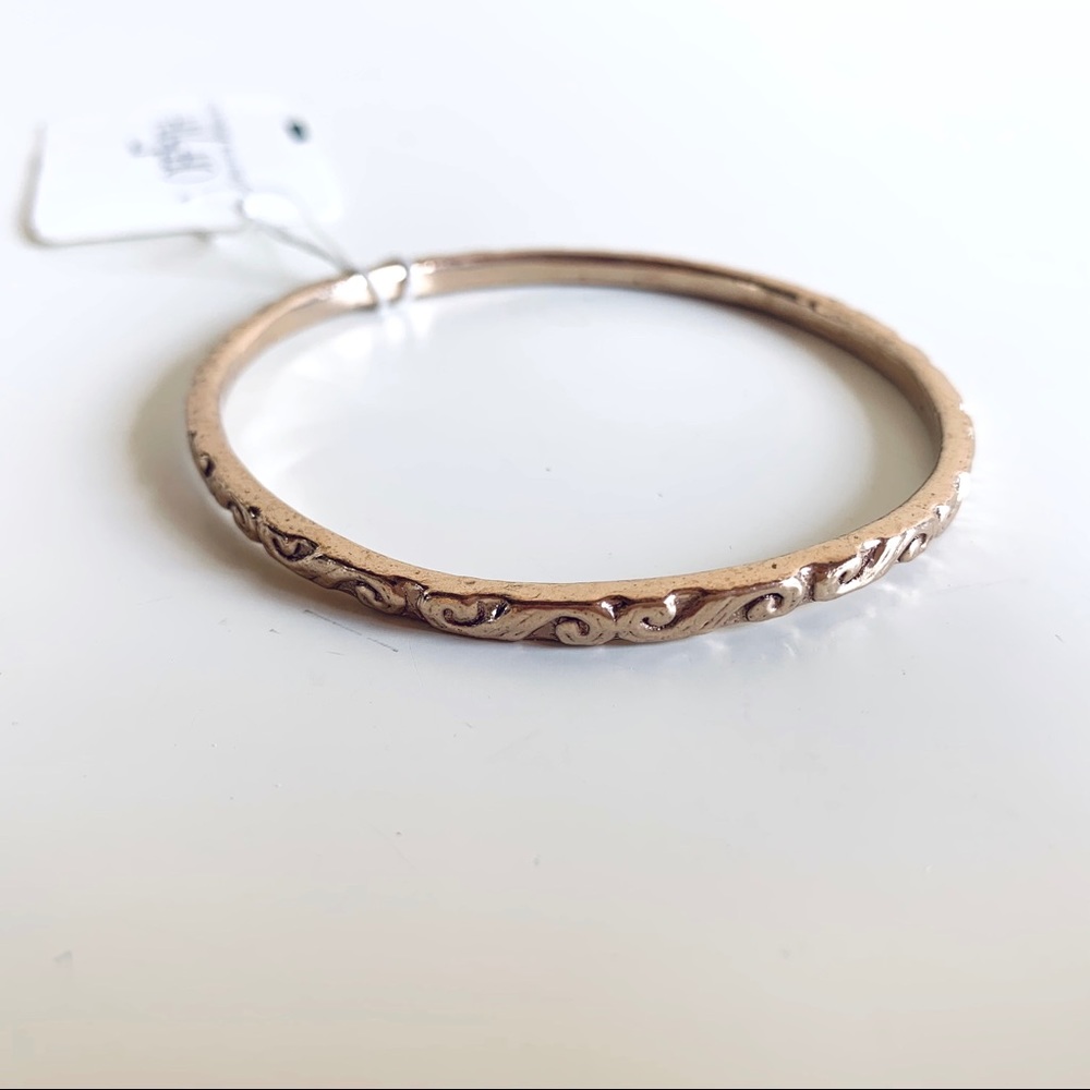 OFF 5TH Delicate gold tone bangle bracelet Scroll pattern Elegant style